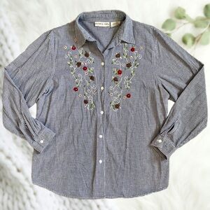 Vintage 90’s Blue and White Gingham Floral Embroidered Button-Up Shirt